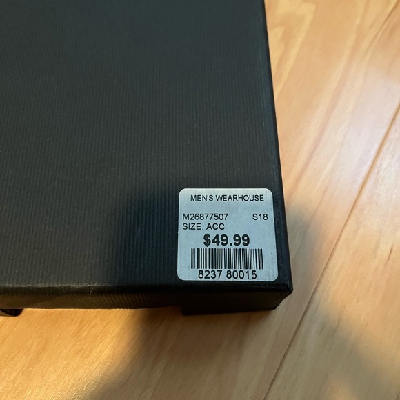 NIB Men’s Wearhouse Bow Tie set - Picture 4 of 4